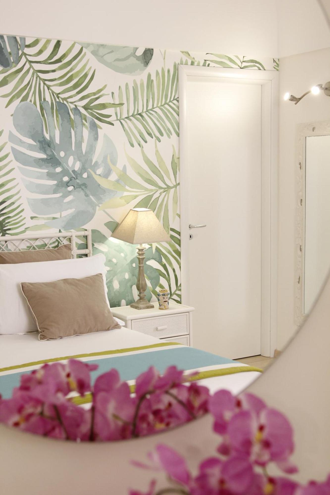 Suite Duomo Тропеа Екстериор снимка